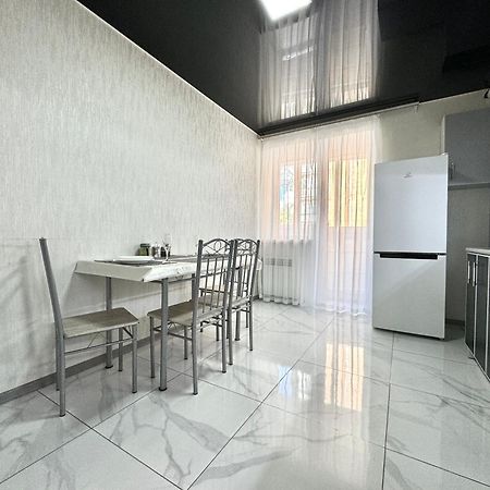 Apartpoltava 2 Окремі Кімнати, Новобудова, Два Великих Ліжка Центр, Корпусний Сад Exterior photo