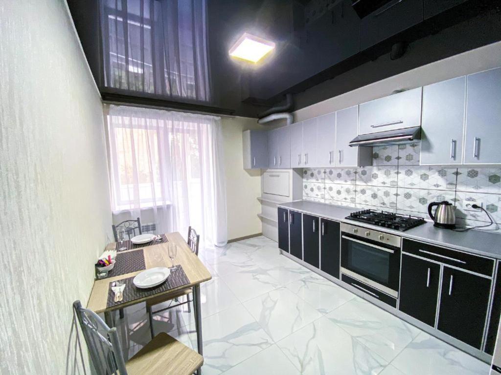Apartpoltava 2 Окремі Кімнати, Новобудова, Два Великих Ліжка Центр, Корпусний Сад Exterior photo